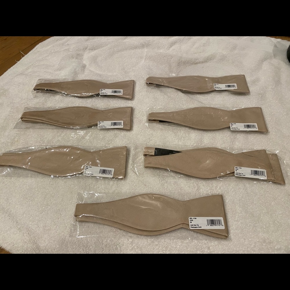 BRAND NEW Show Me Your Mumu Josh Bow Ties for Groomsmen in Champagne Solid.